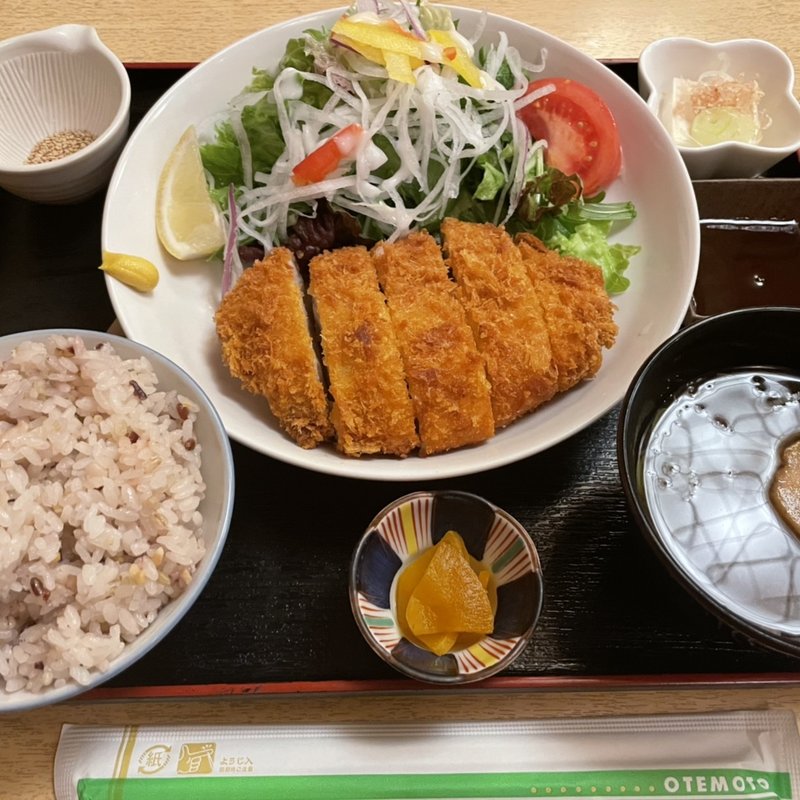 トンカツ定食(深大寺天然温泉 湯守の里 )