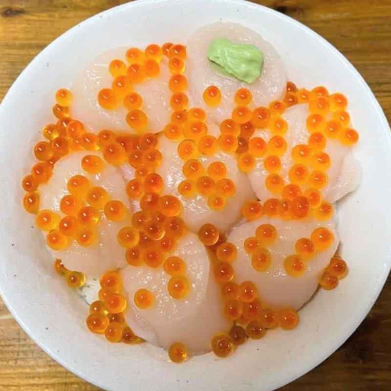 たっぷりホタテ丼(みなと食堂 （みなとしょくどう）)