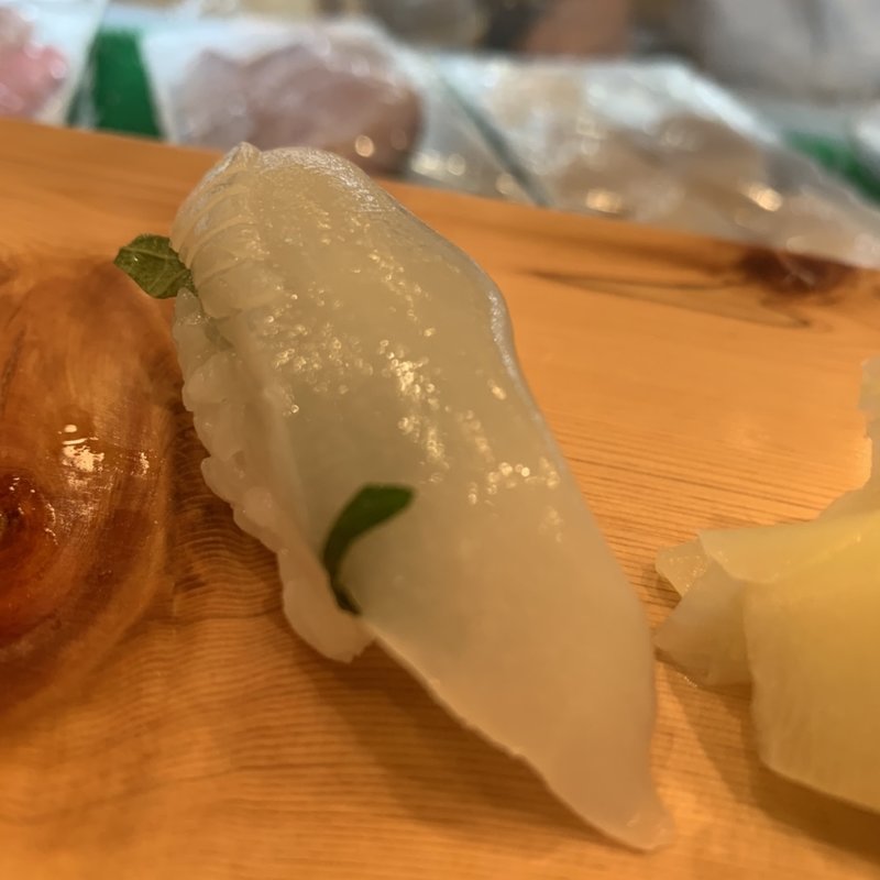 イカ握り(海鮮すし処 下駄や （カイセンスシドコロゲタヤ）)