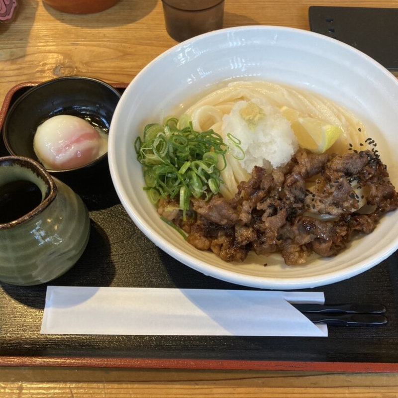 肉玉ぶっかけうどん(うどん居酒屋 江戸堀)