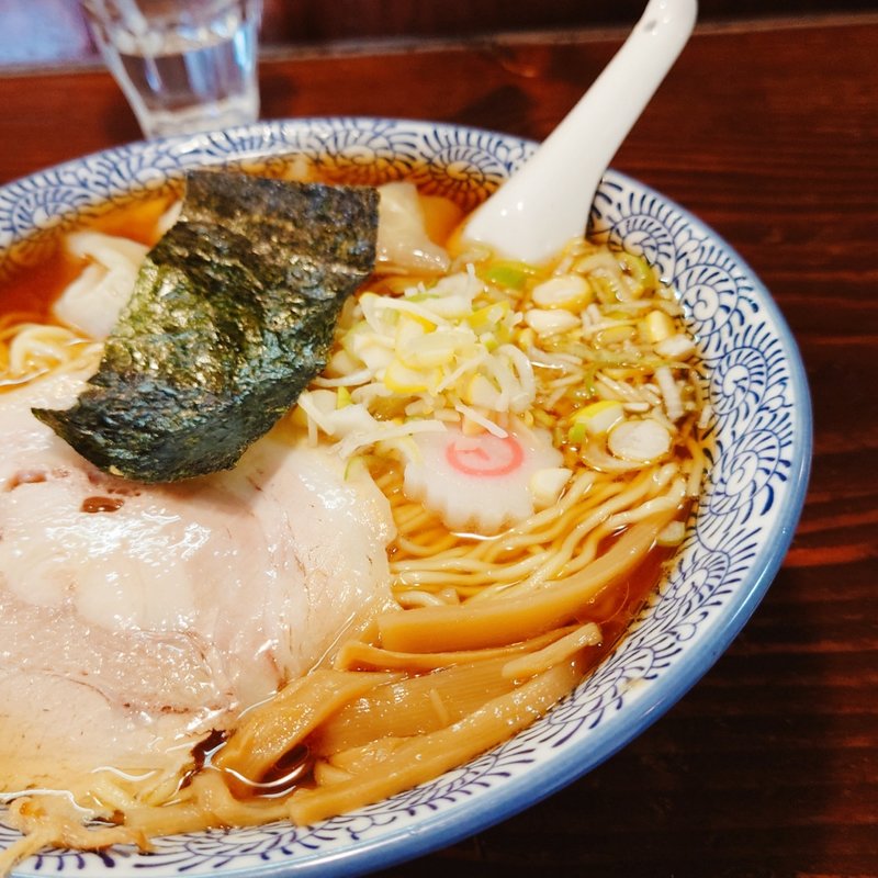 ワンタン麺　大盛(○決 まるひろ)