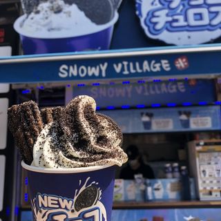 (SNOWY VILLAGE)