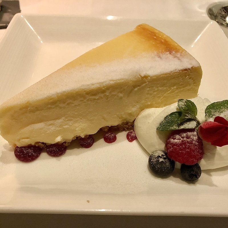 ニューヨークチーズケーキ(ロウリーズ・ザ・プライムリブ 東京 恵比寿ガーデンプレイス  )