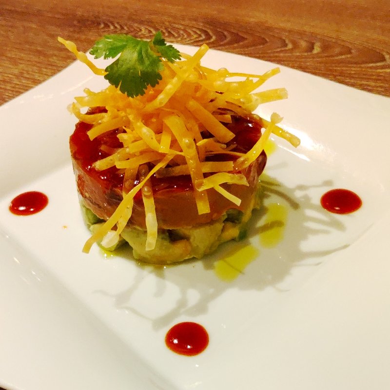 マグロとアボカドのポケ(チャタンハーバーブルワリー＆レストラン （CHATAN HARBOR BREWERY & RESTAURANT）)