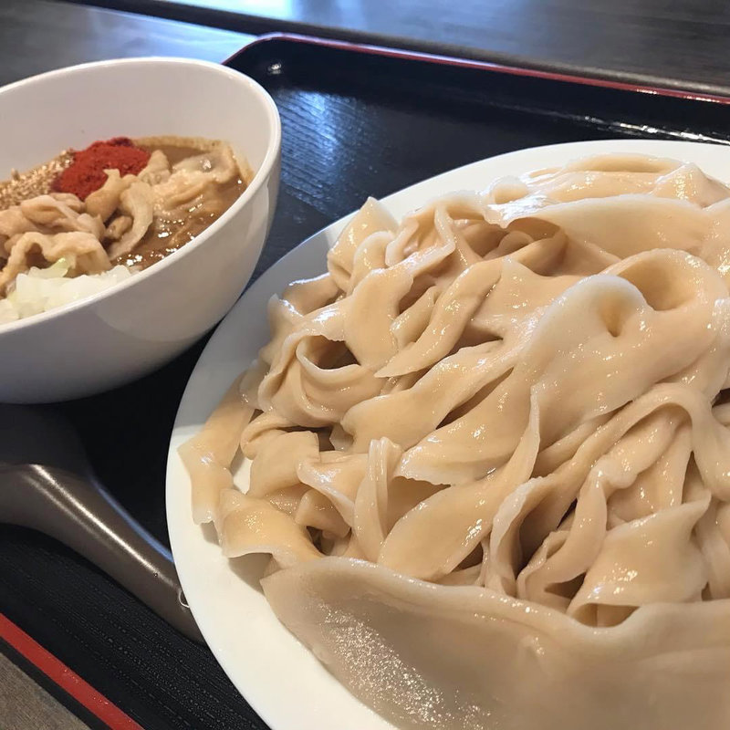 魚介出汁の肉味噌うどん(自家製うどん うどきち)