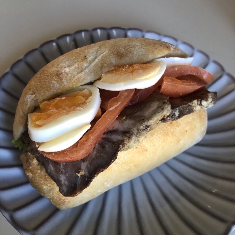 カレーポークサンド(ミカヅキ堂)