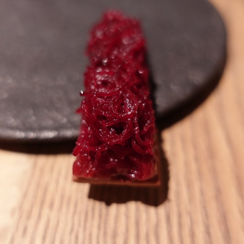 ビーツと馬肉のタルタル(sio)