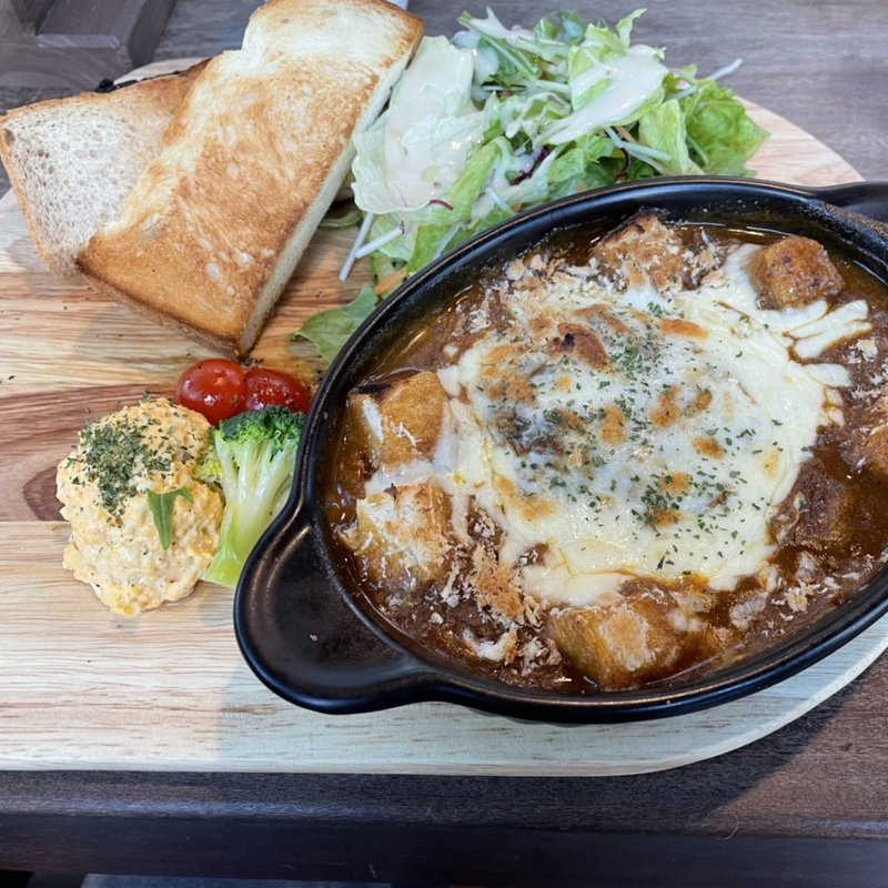 カレーハンバーグランチ(地球屋 パン工房 )