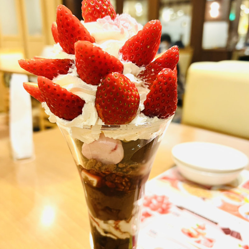 いちごとチョコのクイーンパフェ(ココス 習志野大久保店)