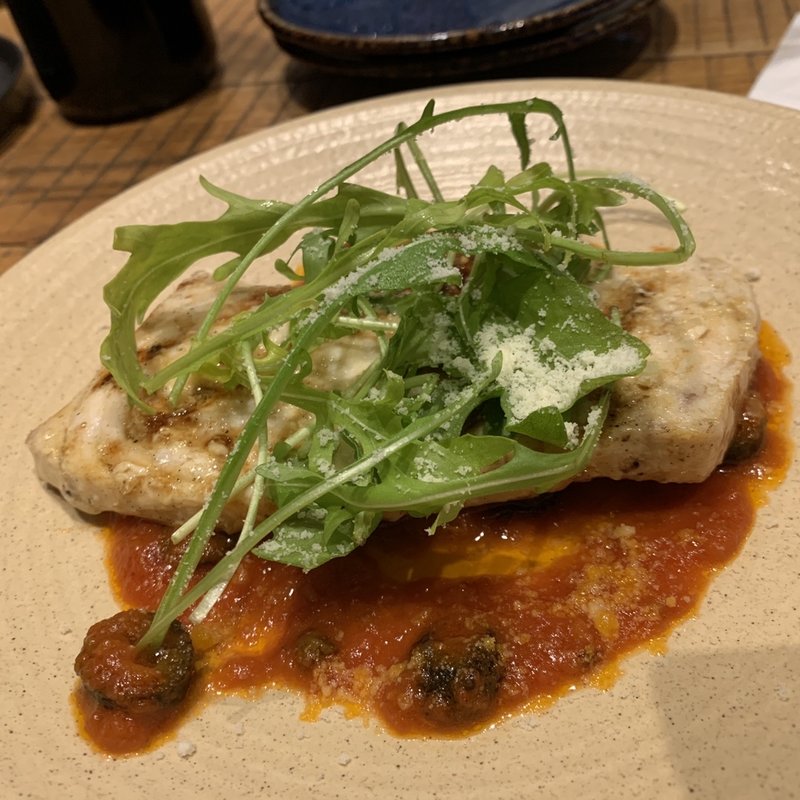 メカジキのグリル　トマトとオリーブ(ブラッスリー セント・ベルナルデュス)