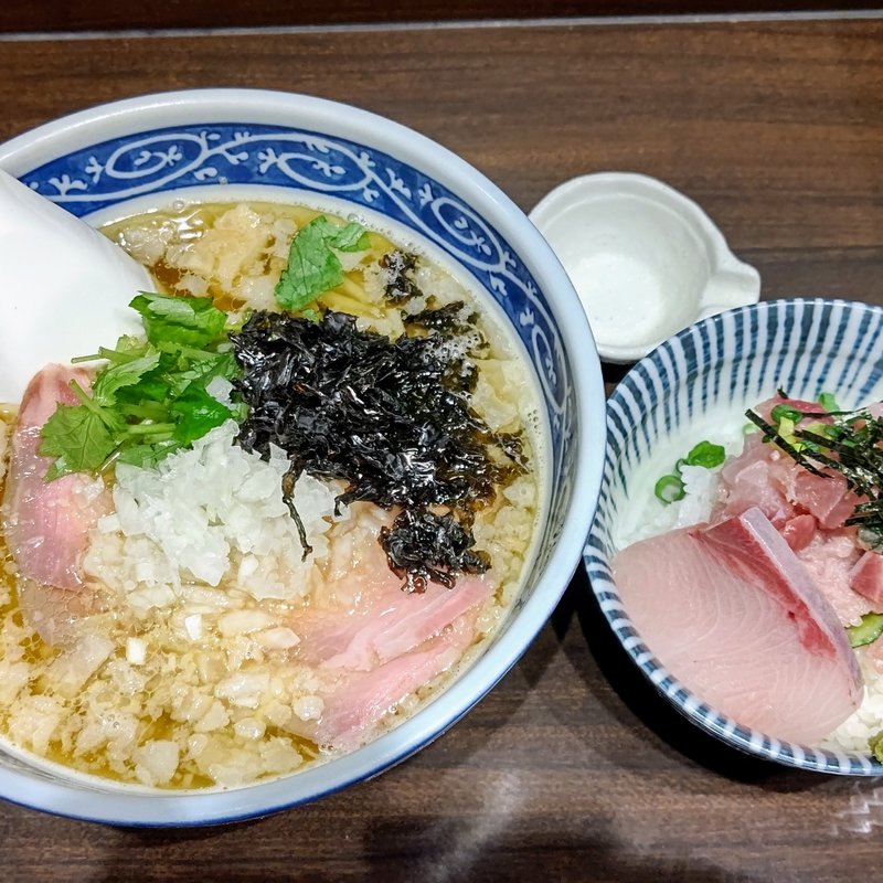 手揉み背脂煮干しそば(寿製麺よしかわ 西台駅前店)