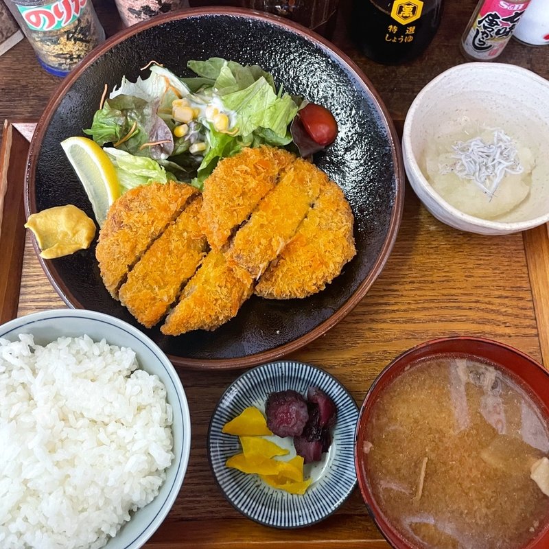 メンチカツ定食(あきたや食堂)