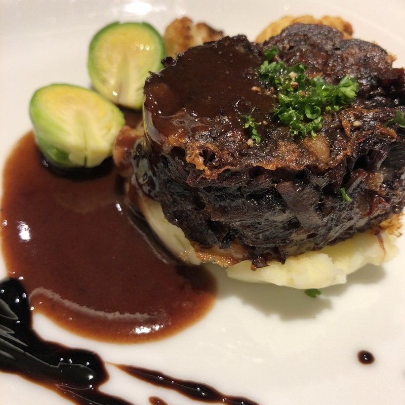 牛ホホ肉のパテ仕立て(ビキニ ピカール )