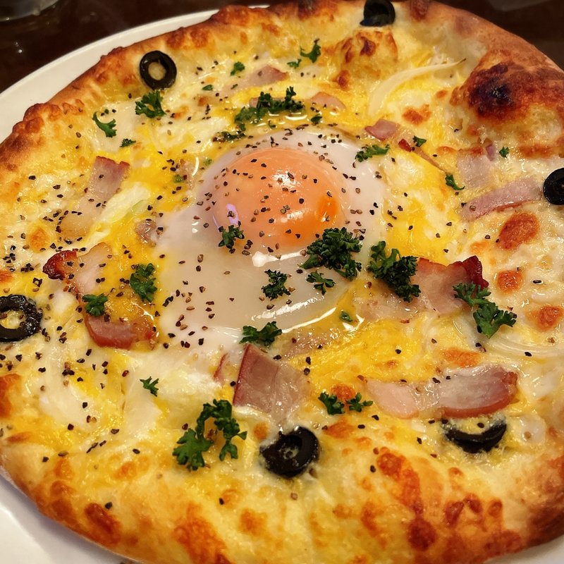 カルボナーラピッツァ(KURA 中目黒店 （クラ）)