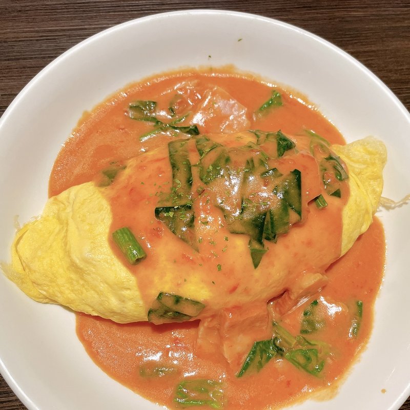 ベーコンほうれん草トマトオムライス(ベビー フェイス プラネッツ 岡山インター店 （Baby faｃe Planetｓ）)