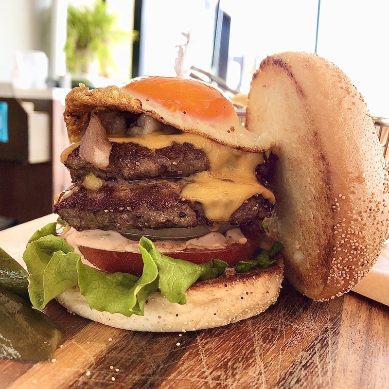 ダブル・キーズ・バーガー(QUAYS pacific grill(キーズ パシフィック グリル))