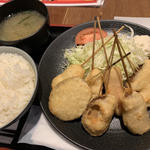 串カツA定食(串かつ でんがな 本厚木ミロードイースト店)