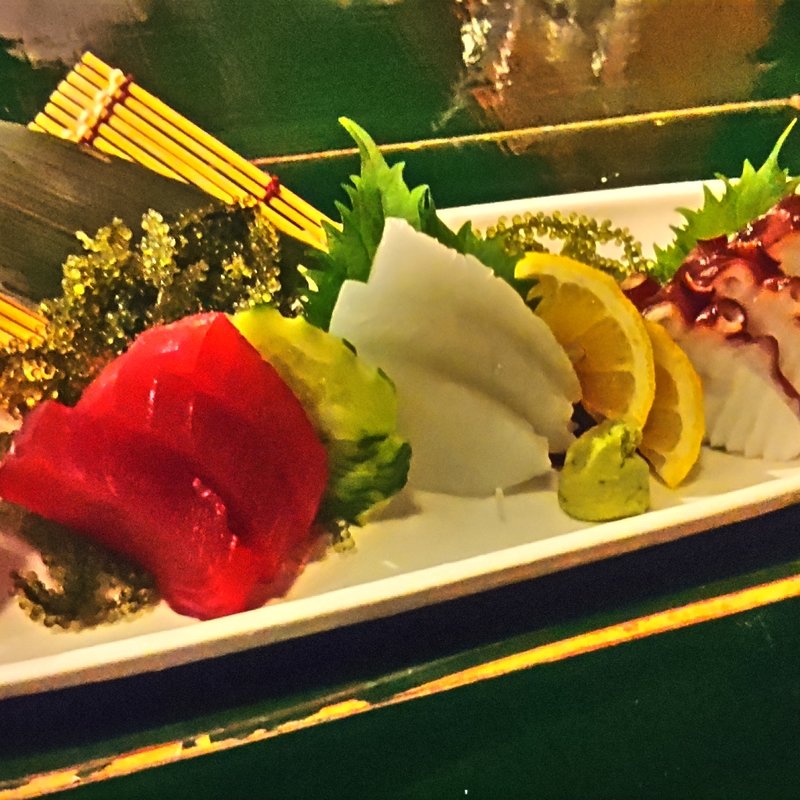 刺身盛り&海ぶどう(きんぱぎんぱ （金波銀波）)