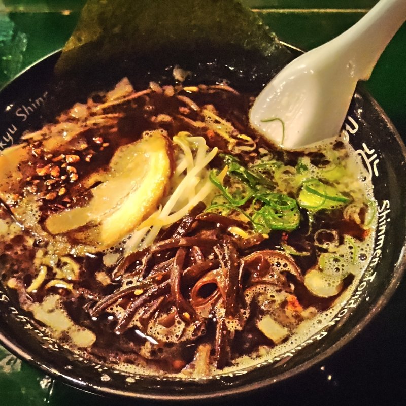 黒マー油ラーメン(きんぱぎんぱ （金波銀波）)