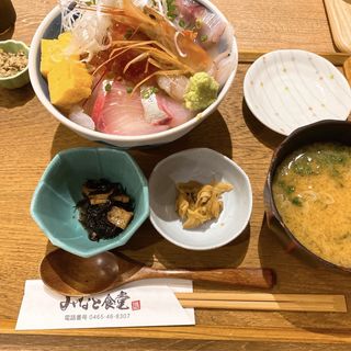 地魚海鮮丼(小田原みなと食堂)