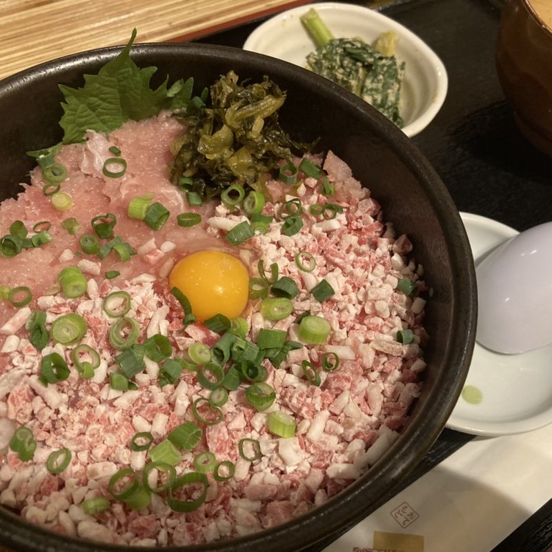 ねぎとろ牛トロあいのせ丼(築地十干)