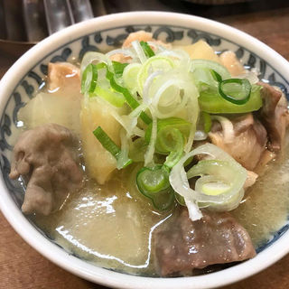 もつ煮(もつ焼き まるい)