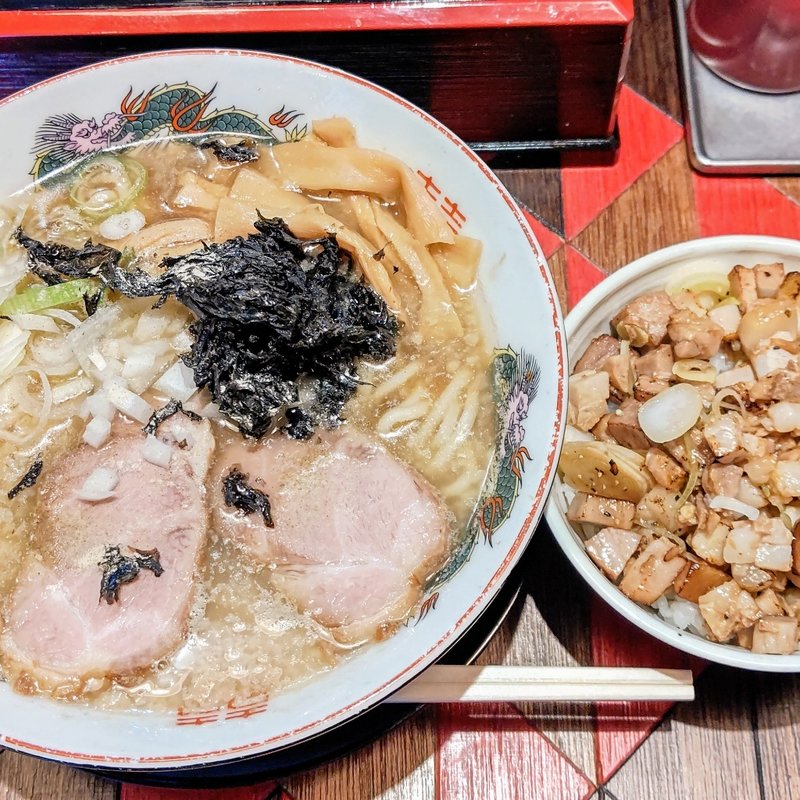 背脂煮干しラーメン(並200g)(逆流)