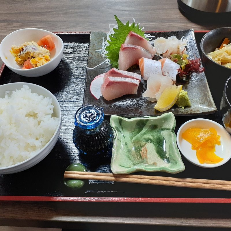 (寿司・創作dining 魚魚)