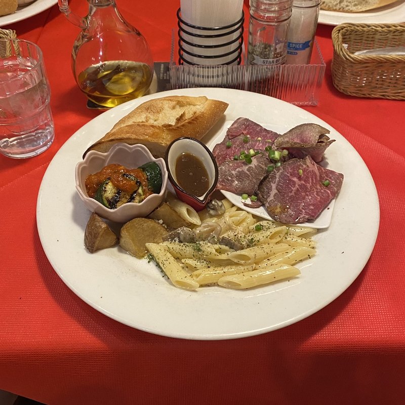 ローストビーフセット(マキアヴェリの食卓 （マキアベリノショクタク）)