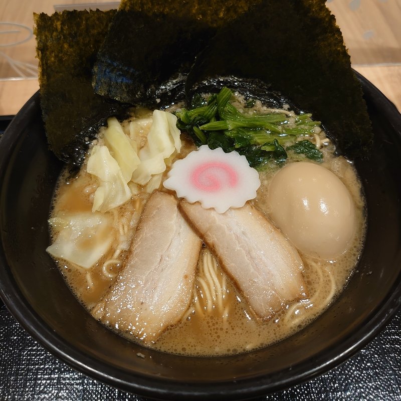 豚骨黒＋味玉＋大盛り(TOKYO豚骨BASE MADE by博多一風堂 守谷店)