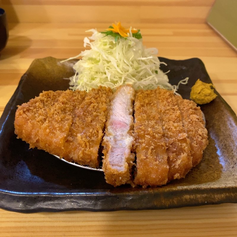 特上ロースかつ定食(とんかつみつくら)