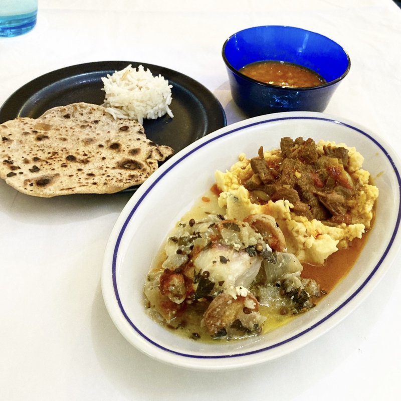 2種盛（牛タンカレー、鱈カレー）(tapir（タピ ）)