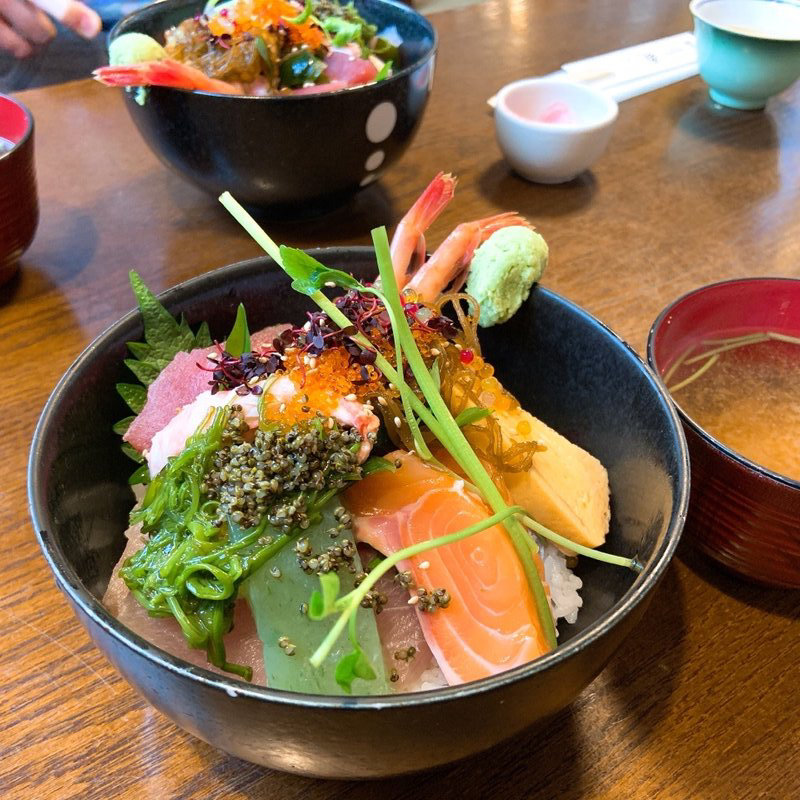 日替わり海鮮丼(魚 （うお）)