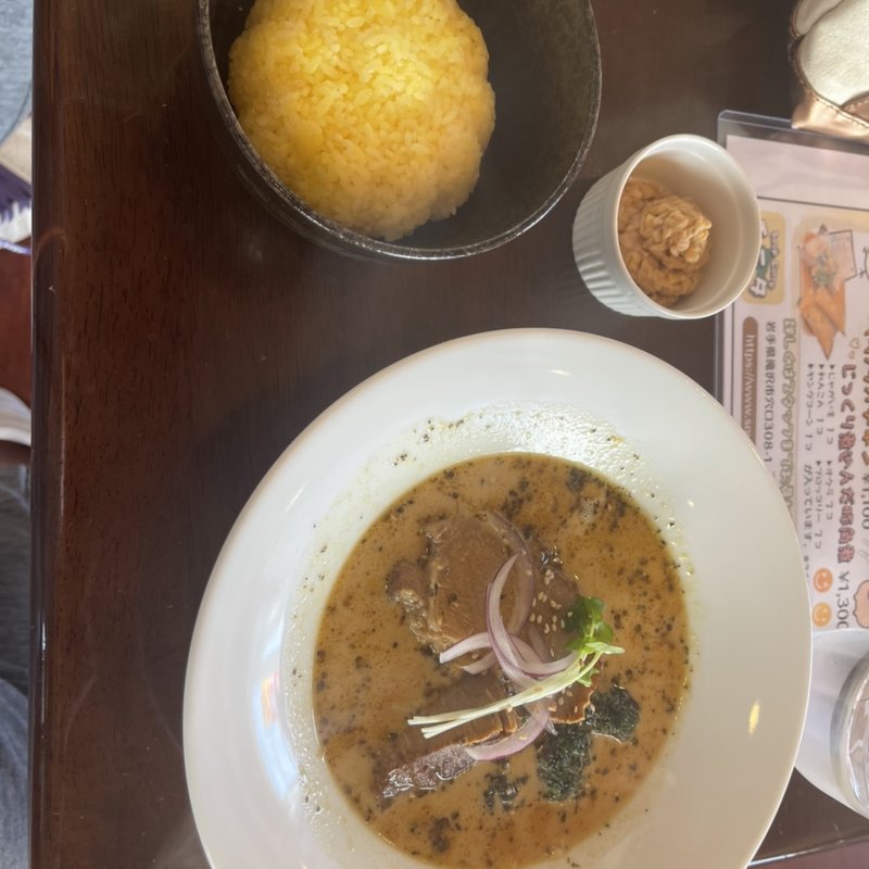 じっくり煮込んだ豚角煮(スープカレーライス付き)(チニタ)