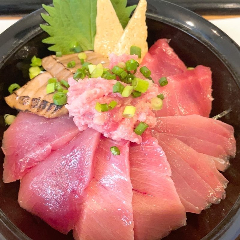 贅沢マグロ丼(清水港　みなみ  )