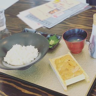 雲丹丼(カフェ カプリシュー)