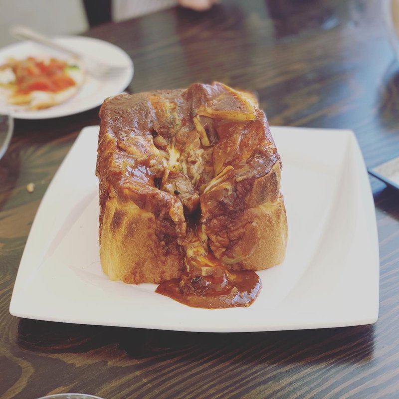 パングラタン(十勝黒牛ビーフシチュー)(カフェ カプリシュー)