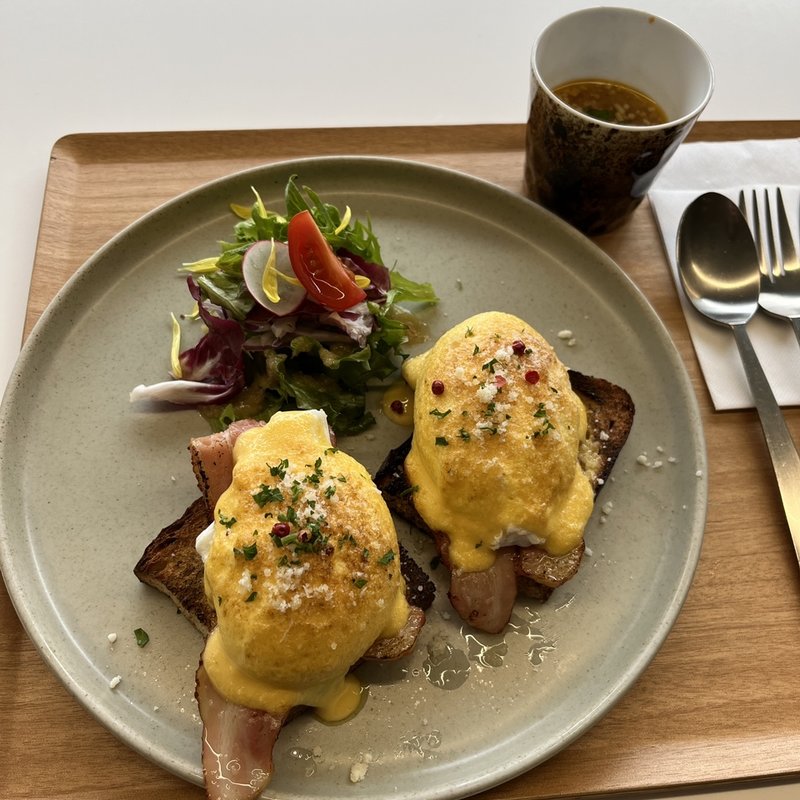 エッグベネディクト(TRATTORIA KIKUYA)