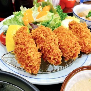 カキフライ定食(まる信 食堂 )