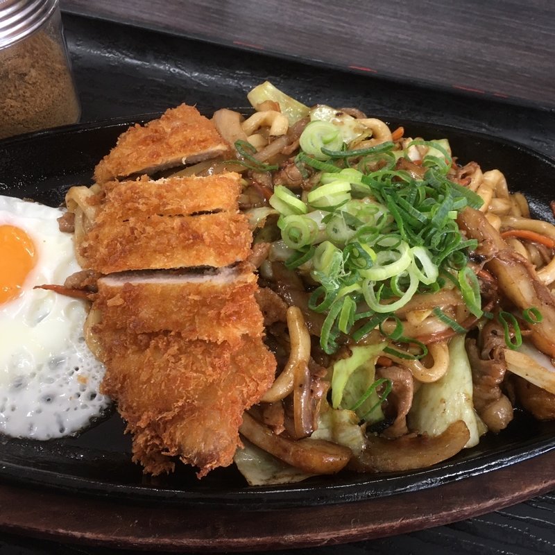 カツのせ焼きうどん(資さんうどん 諸岡店)