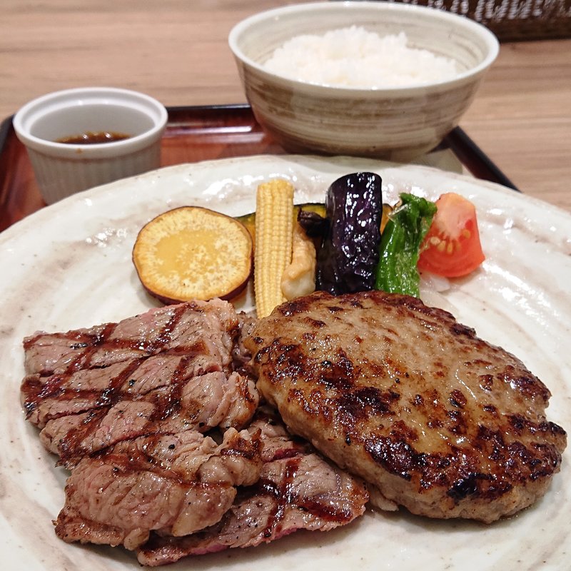 おはしde和風サーロインステーキ＆UMAMIリッチハンバーグコラボランチ(デンバープレミアム イオンモール鶴見緑地店)