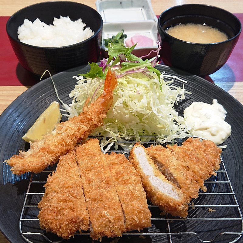 国産ローストンカツと海老フライランチ(とんかつKYK 関西空港店 （とんかつけーわいけー）)