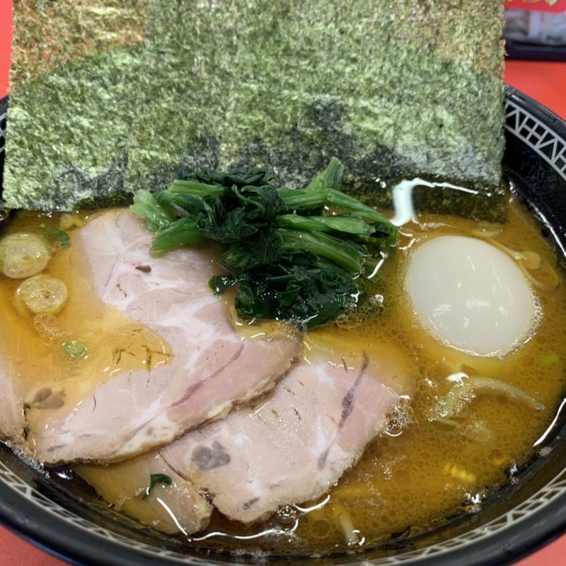 ラーメン(横浜家系ラーメン内田家 博多本店)