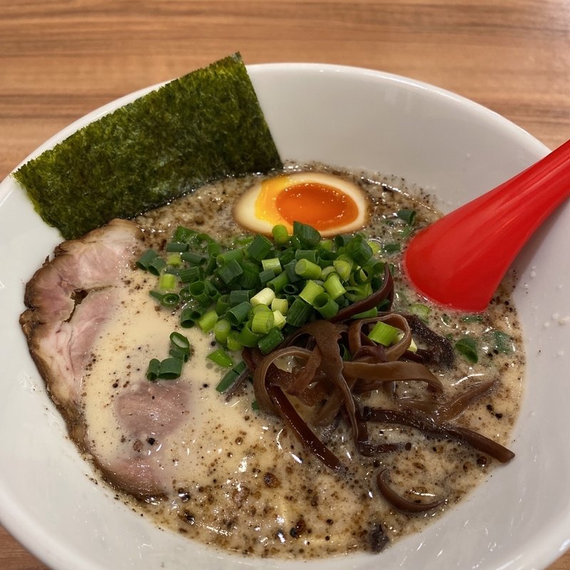 熊本ラーメン(熊本ラーメン黒鵬)
