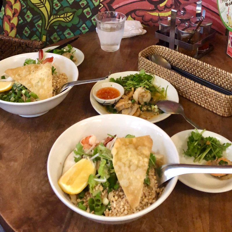 タイの汁無しめん(海鮮)(アムリタ食堂)