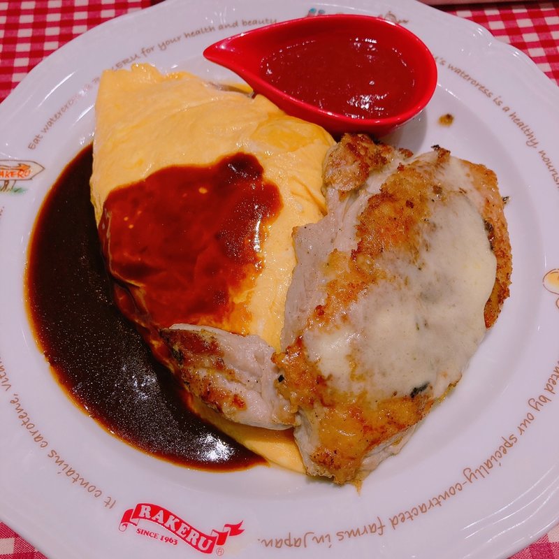 桜姫鶏のチキンパルマとオムライス(ラケル グランデュオ立川店 （RAKERU）)