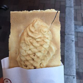 羽根付きたい焼き（粒あん）(たいやき神田達磨 上野店)