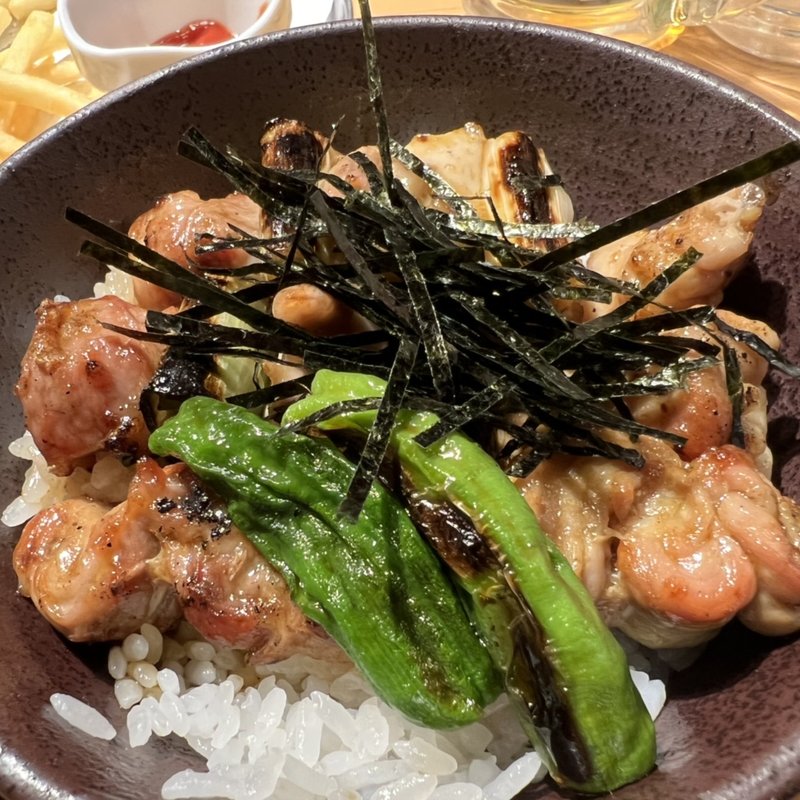 焼鳥丼(鳥一伝承　焼鳥酒場ヤスモリ商店)