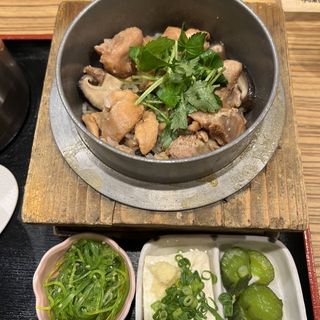 鳥釜飯(酒と飯 トリイチ)