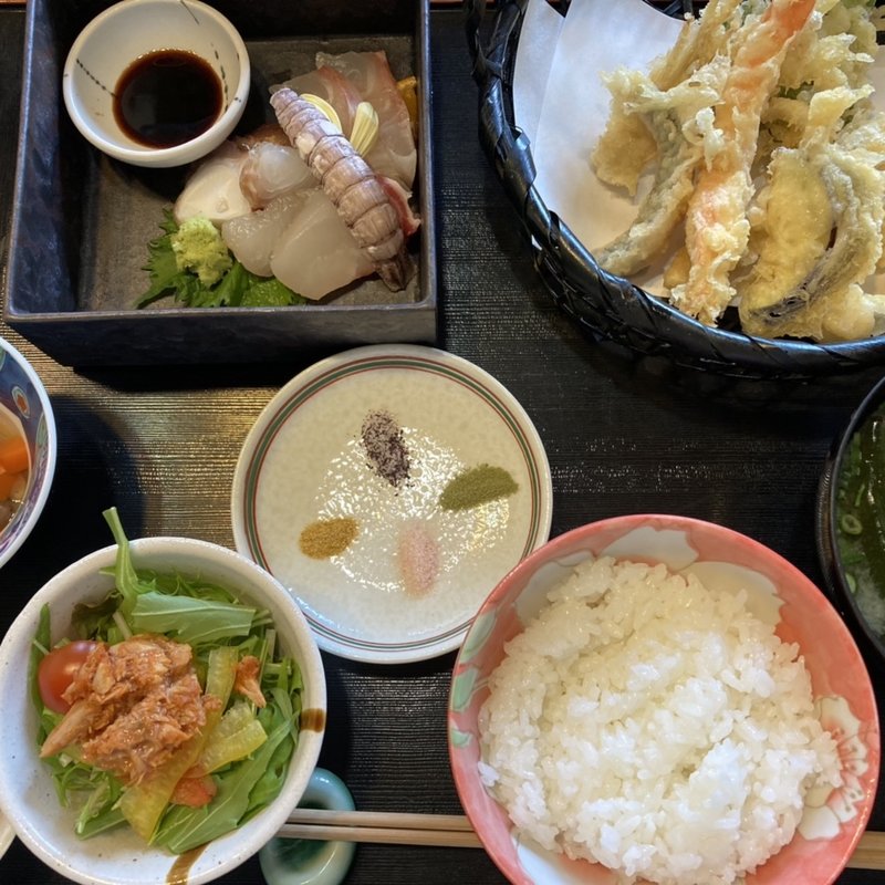 揚げたて天ぷらとお刺身御膳(季節料理 四季亭 （きせつりょうり しきてい）)